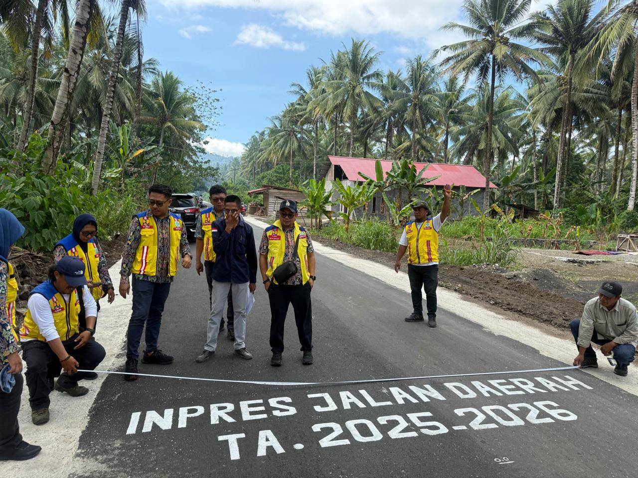 Foto Istimewa: (Kabalai PJN Maluku Utara Beserta Rombongan Tinjau Sejumlah Infrastruktur Termasuk Program Impres Jalan Daerah)
