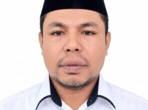 (Suryadi Fadel Ketua Sanggar Budaya Waidoba)