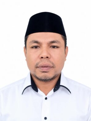 (Suryadi Fadel Ketua Sanggar Budaya Waidoba)